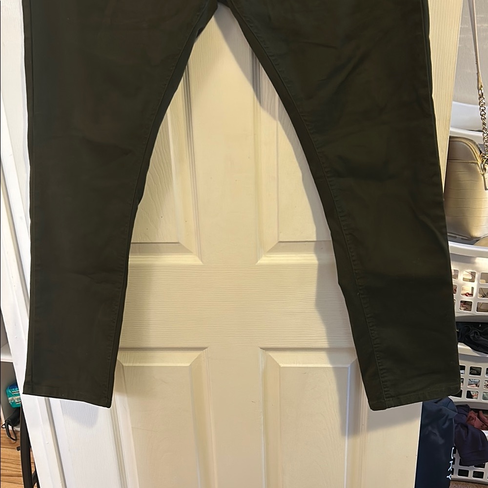 *Men's Olive Jeans* - Picture 4 of 8